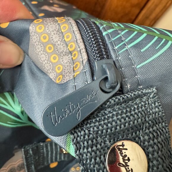 Thirty-One Green w/Christmas Holiday Ornaments Insulated Tote w/Zipper Close - Picture 12 of 14